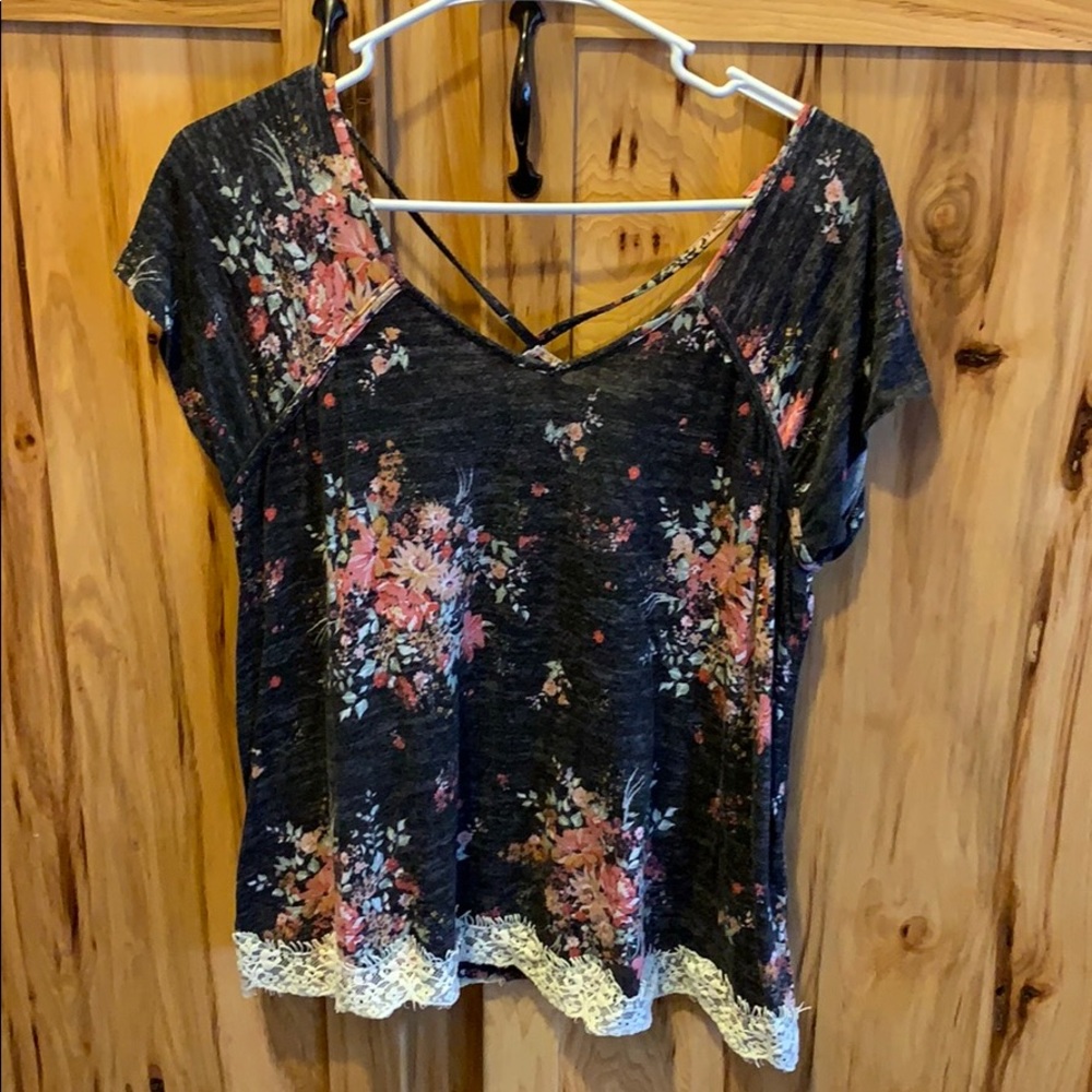 Rewind Black Floral Lace-Bottomed Tee, L